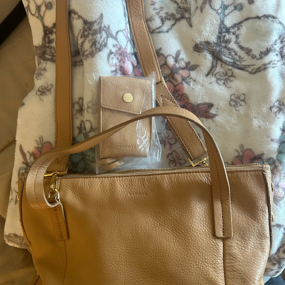 HAMMITT~Elegant Tan Leather Shoulder Bag&Leather I'd wallet Holder🌻🌻 - Picture 3 of 10